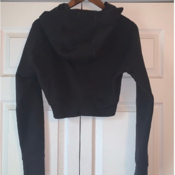 Like New Lululemon Scuba Crop Size 4 - Picture 4 of 9